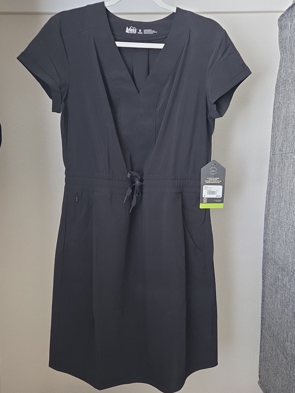 REI Black Short-Sleeve V-Neck Drawstring Mini Dress, Size MEDIUM,  NWT